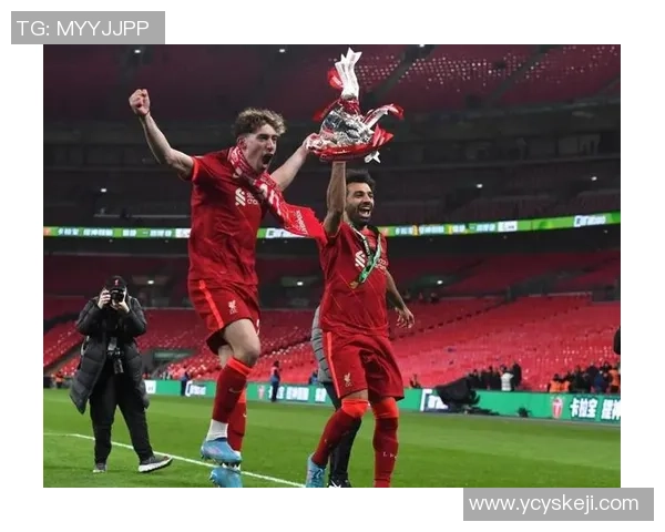 世界杯精彩对决那不勒斯与利物浦战成平局绝杀瞬间引发全场狂欢