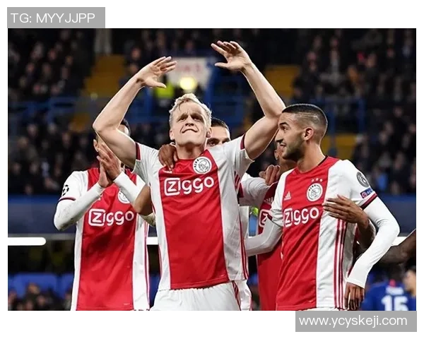 欧联杯精彩对决拜仁3-2逆转曼联帽子戏法点燃全场激情