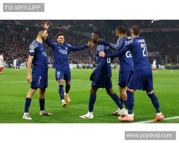 友谊赛惊现乌龙球里昂大胜巴黎圣日耳曼五球零封全场欢呼